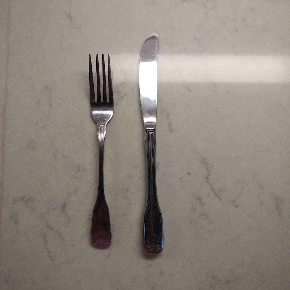 REED & BARTON SET OF 8 SANIBEL STAINLESS FLATWARE